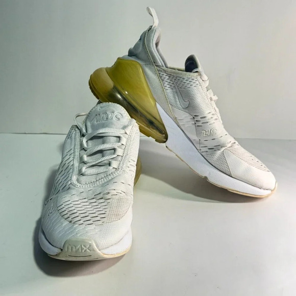 Size 8.5 Women's Nike Air Max 270 Sneakers DX8951-001 Light Bone/Sail - Picture 2 of 4